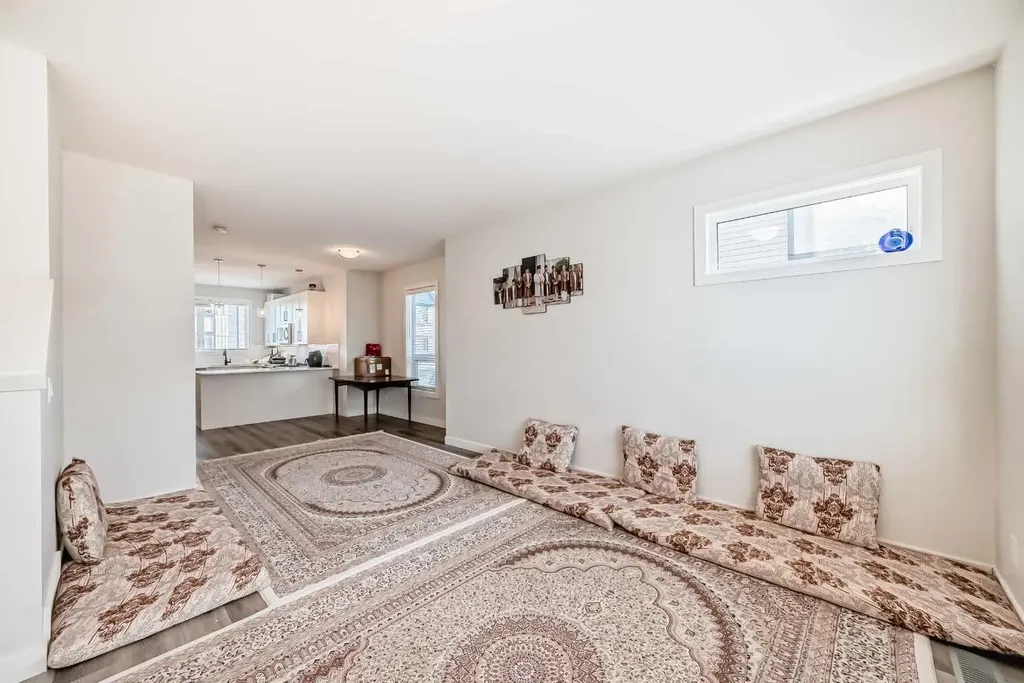 30 Evanscrest Park NW Calgary AB T3P 1R3