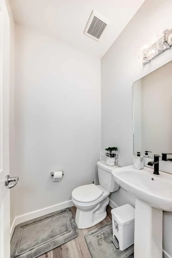 30 Evanscrest Park NW Calgary AB T3P 1R3