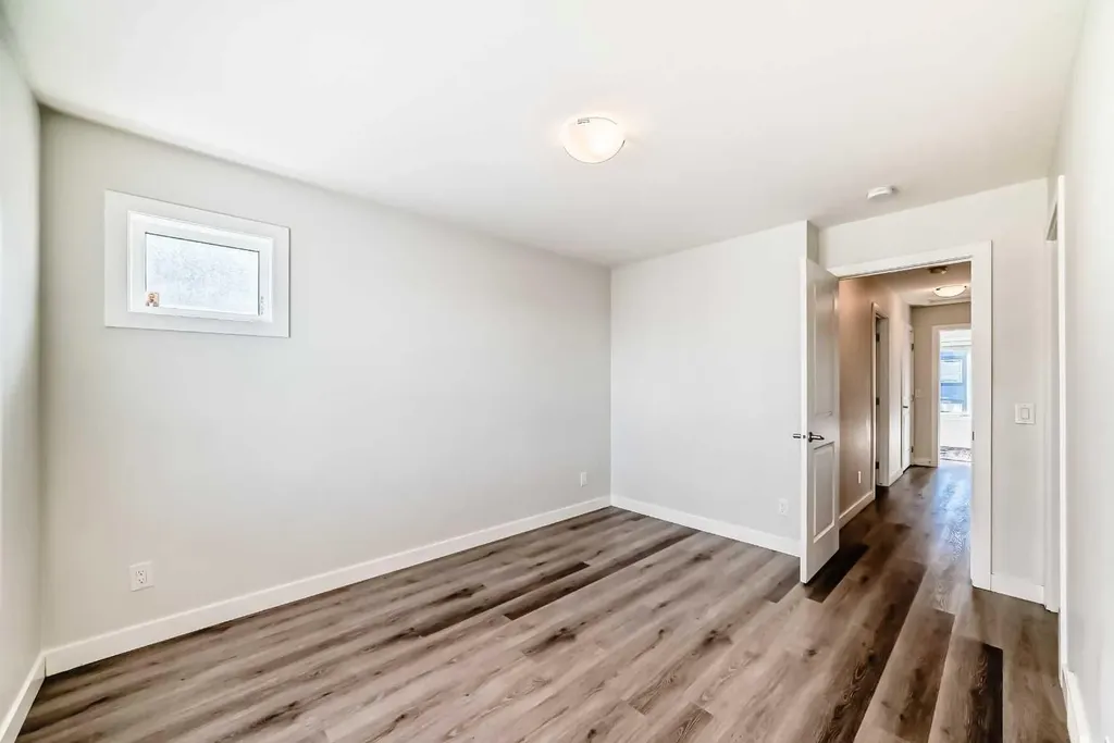 30 Evanscrest Park NW Calgary AB T3P 1R3