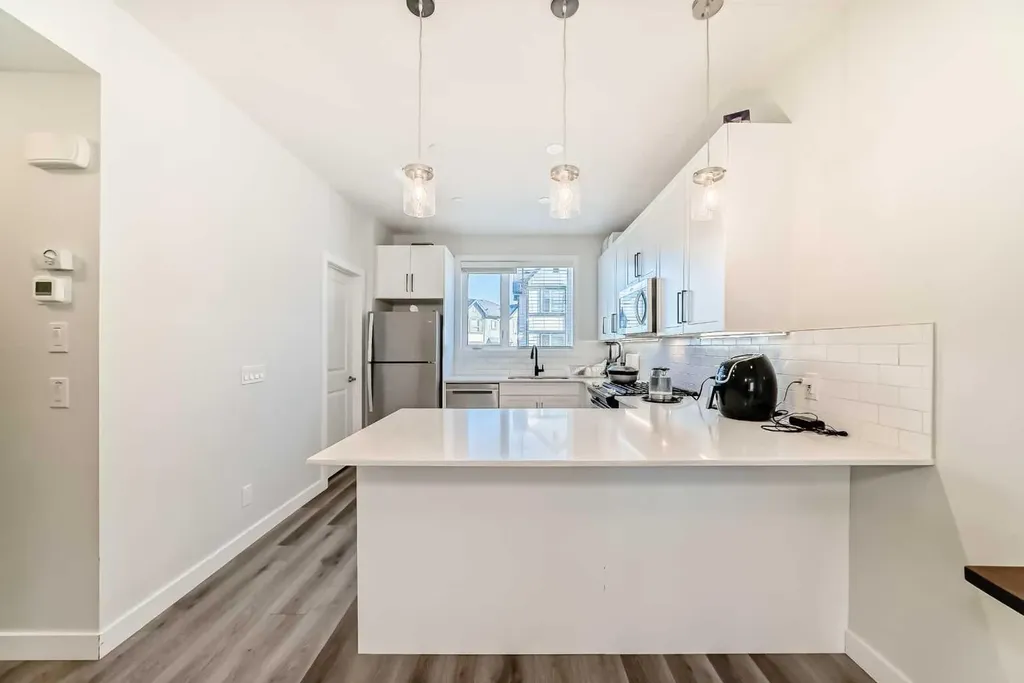 30 Evanscrest Park NW Calgary AB T3P 1R3