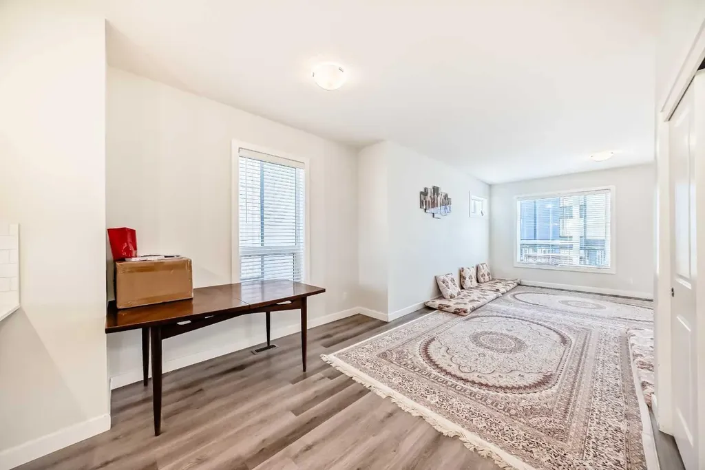 30 Evanscrest Park NW Calgary AB T3P 1R3