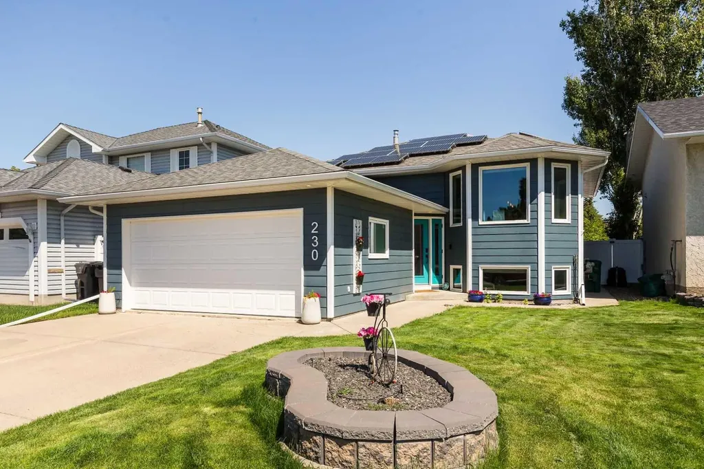 230 Heritage Close W Lethbridge AB T1K 6R9