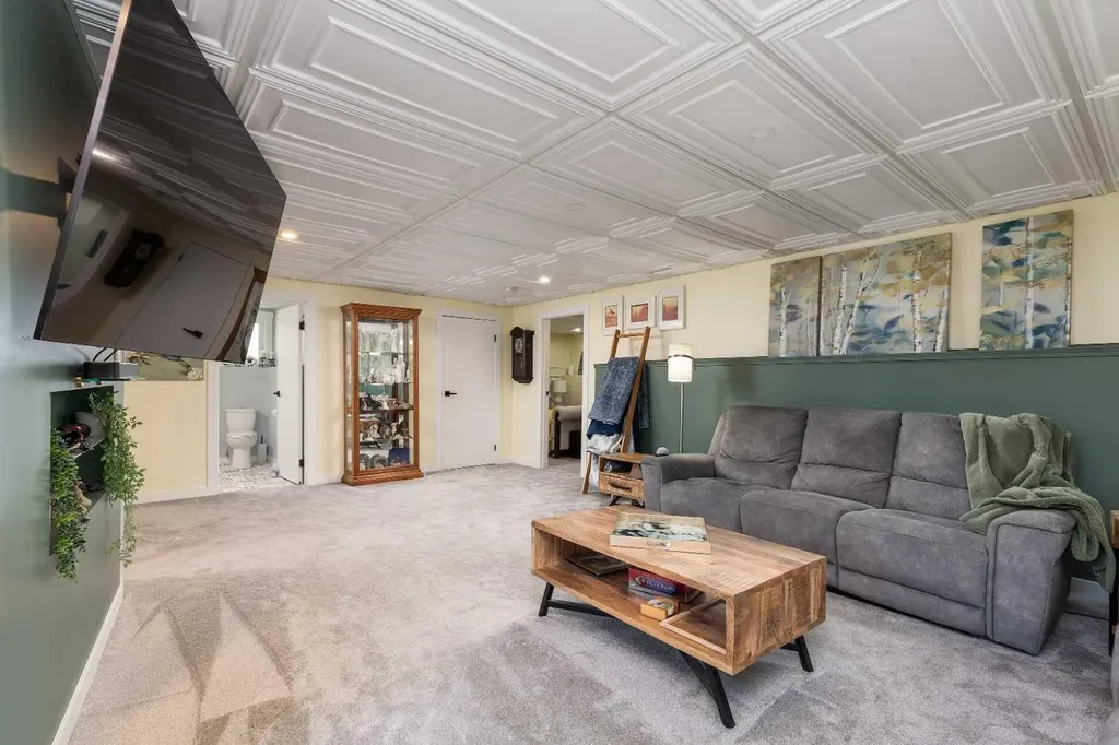 230 Heritage Close W Lethbridge AB T1K 6R9