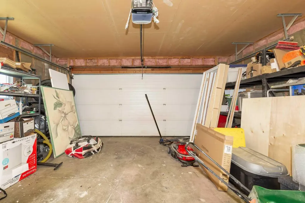 230 Heritage Close W Lethbridge AB T1K 6R9