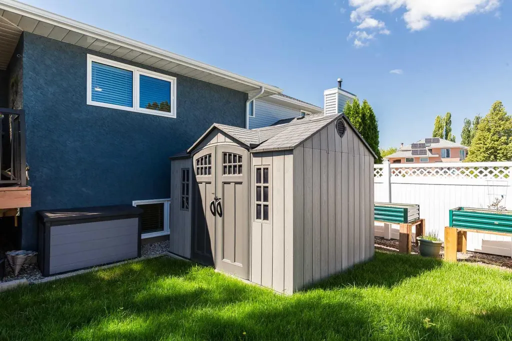 230 Heritage Close W Lethbridge AB T1K 6R9