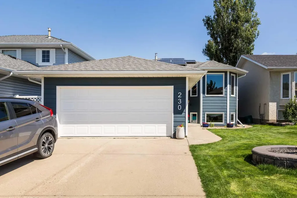 230 Heritage Close W Lethbridge AB T1K 6R9