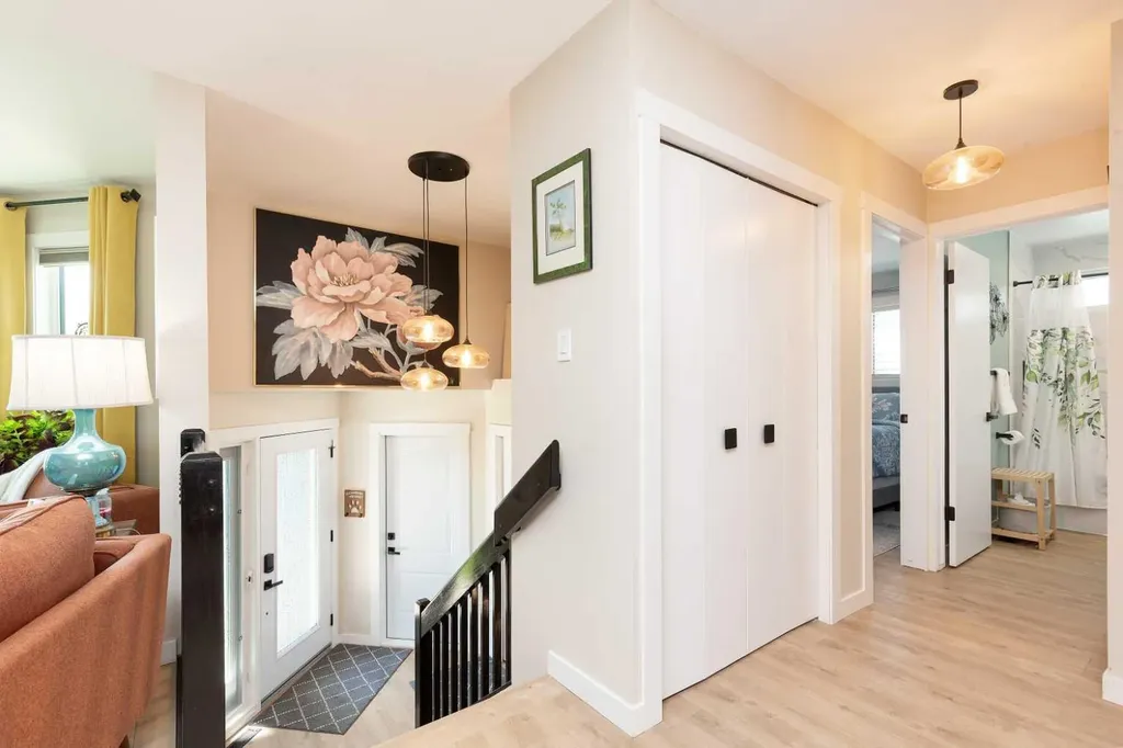 230 Heritage Close W Lethbridge AB T1K 6R9