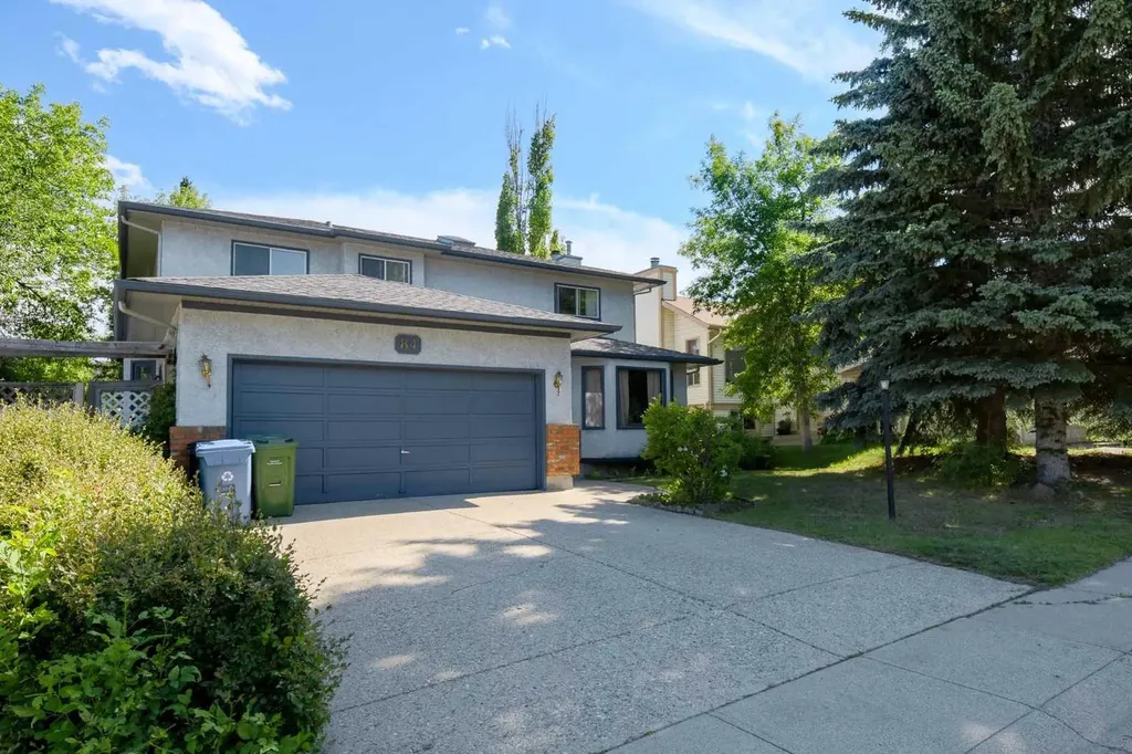 84 Shannon Way SW Calgary AB T2Y 2A8