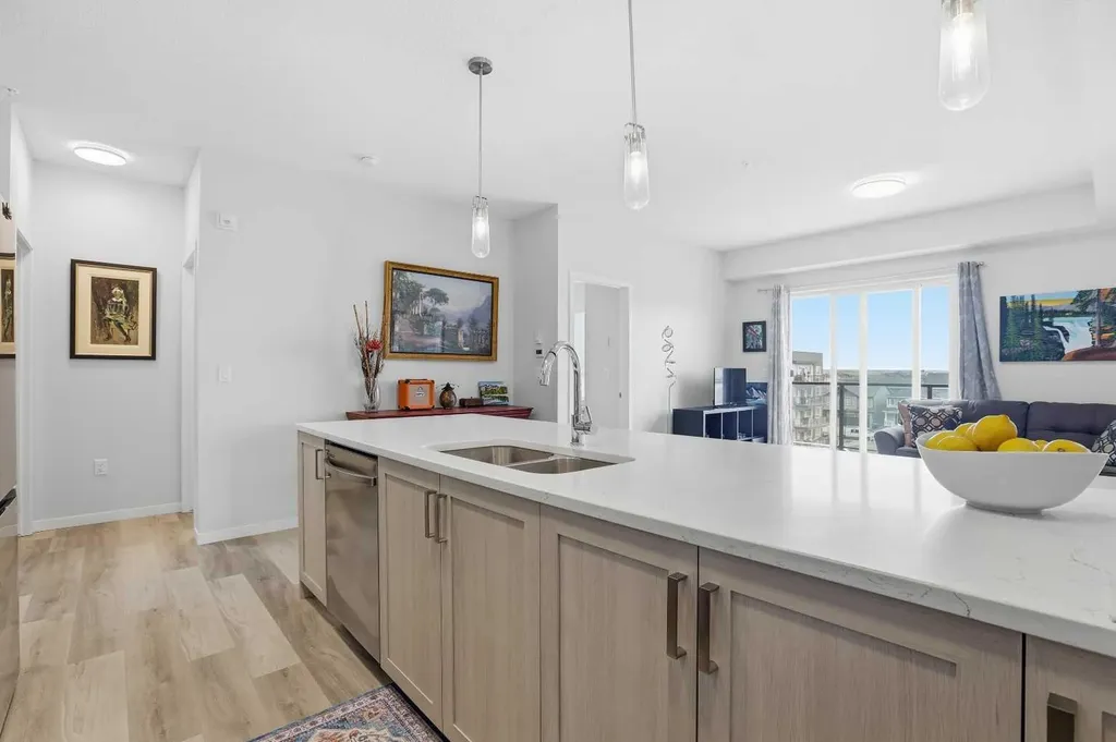 33 Carringham Gate NW Calgary AB T3P 2H6