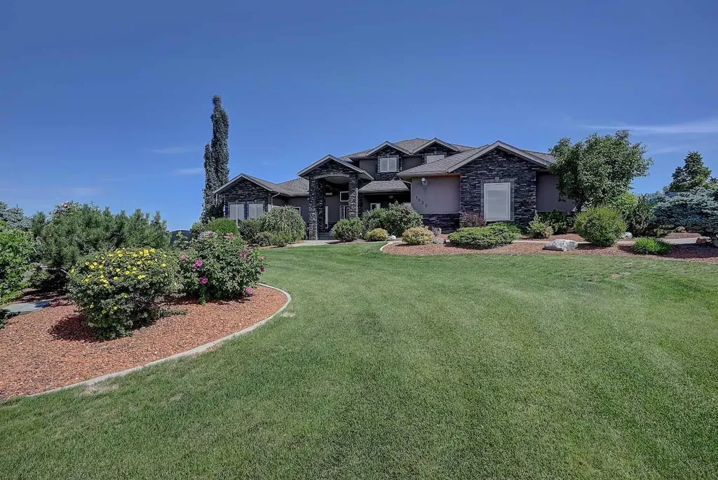 1130 Redlow Drive Beaverlodge AB T0H 0C0