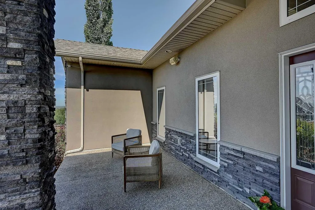1130 Redlow Drive Beaverlodge AB T0H 0C0