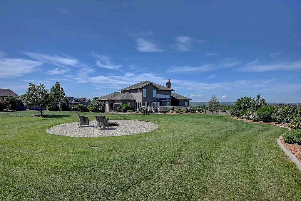 1130 Redlow Drive Beaverlodge AB T0H 0C0
