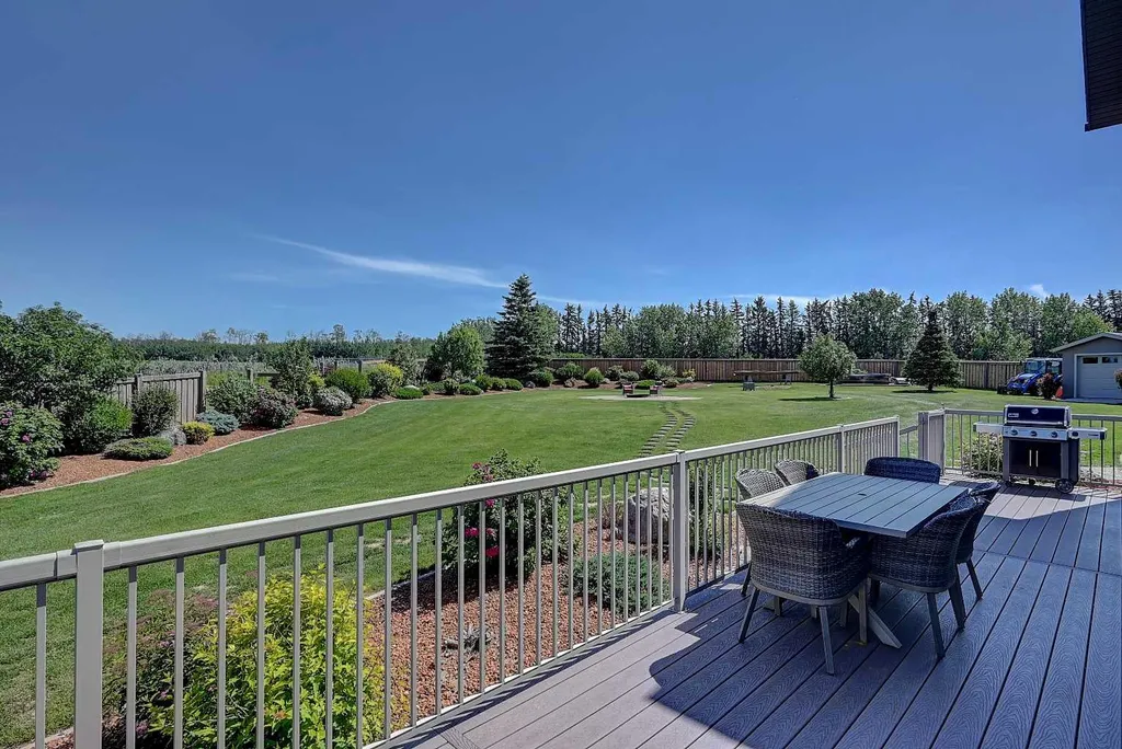 1130 Redlow Drive Beaverlodge AB T0H 0C0