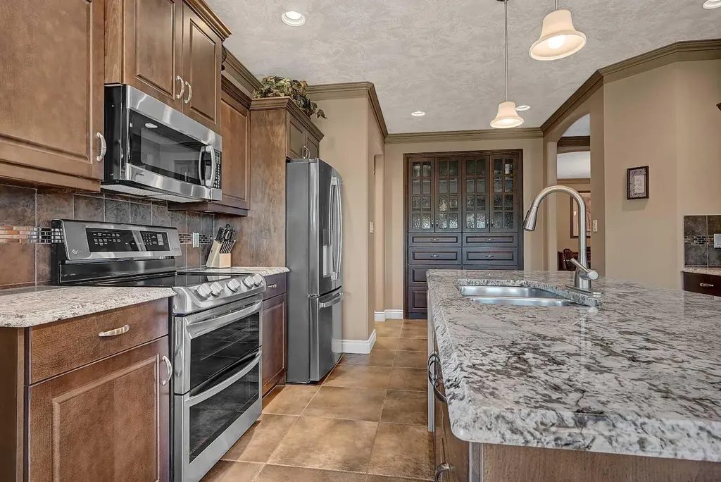 1130 Redlow Drive Beaverlodge AB T0H 0C0