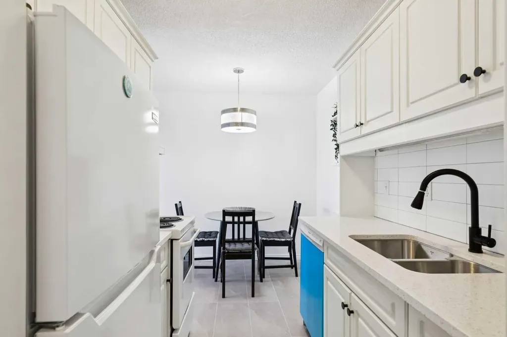 110 24 Avenue SW Calgary AB T2S 0J9