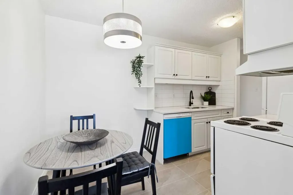 110 24 Avenue SW Calgary AB T2S 0J9