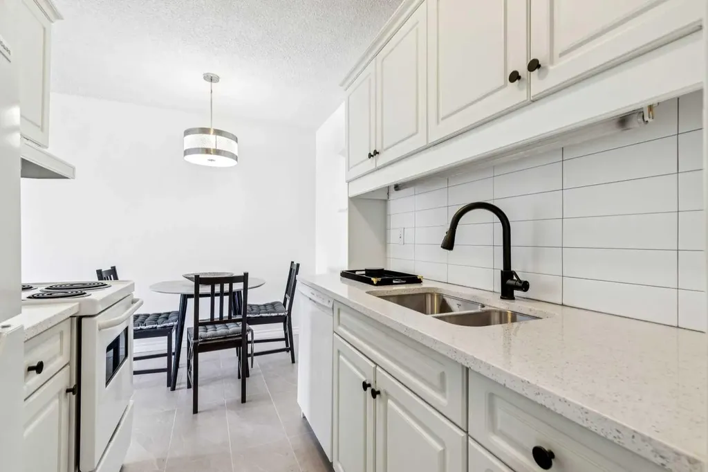 110 24 Avenue SW Calgary AB T2S 0J9