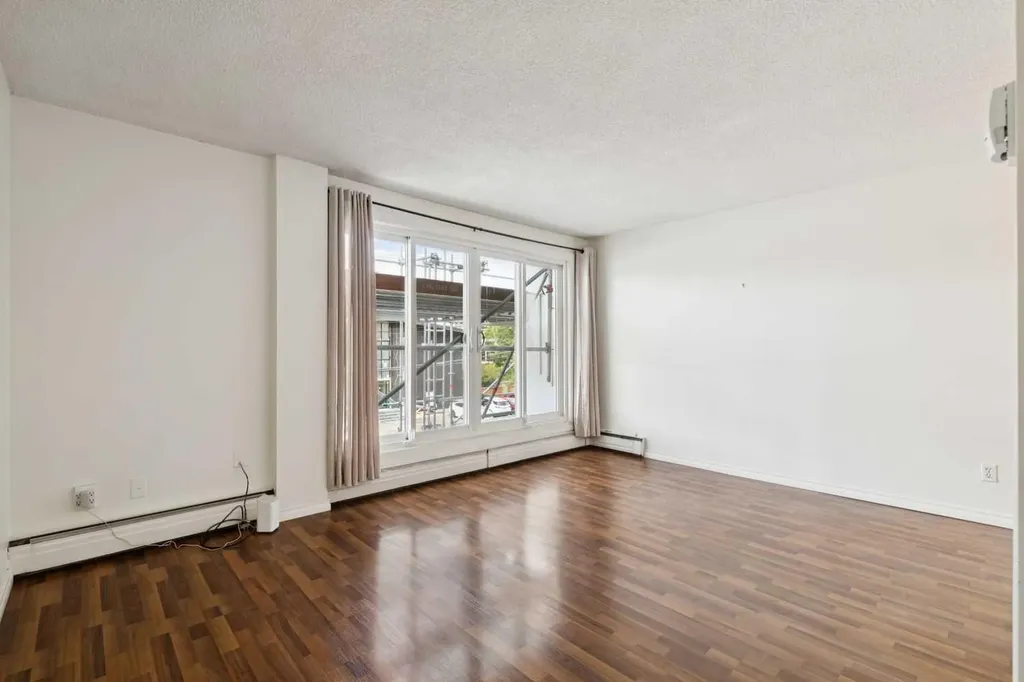 110 24 Avenue SW Calgary AB T2S 0J9