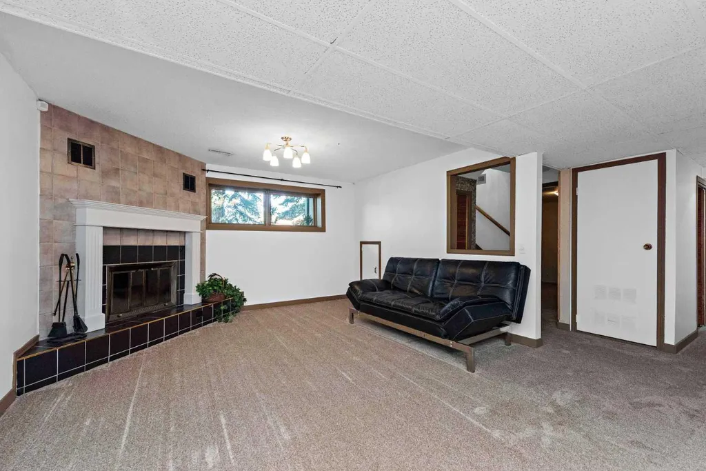 16 Rundleson Way NE Calgary AB T1Y 3N6