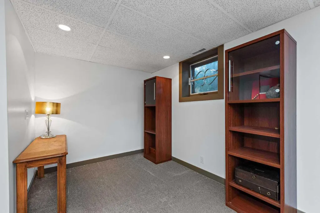 16 Rundleson Way NE Calgary AB T1Y 3N6