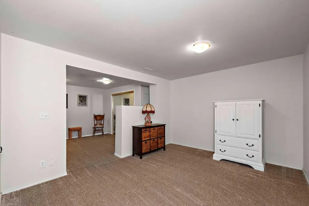 16 Rundleson Way NE Calgary AB T1Y 3N6