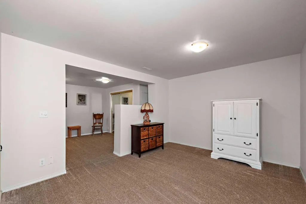 16 Rundleson Way NE Calgary AB T1Y 3N6