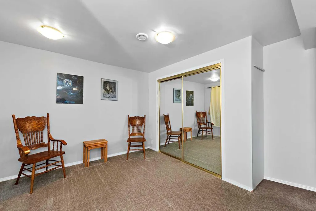 16 Rundleson Way NE Calgary AB T1Y 3N6