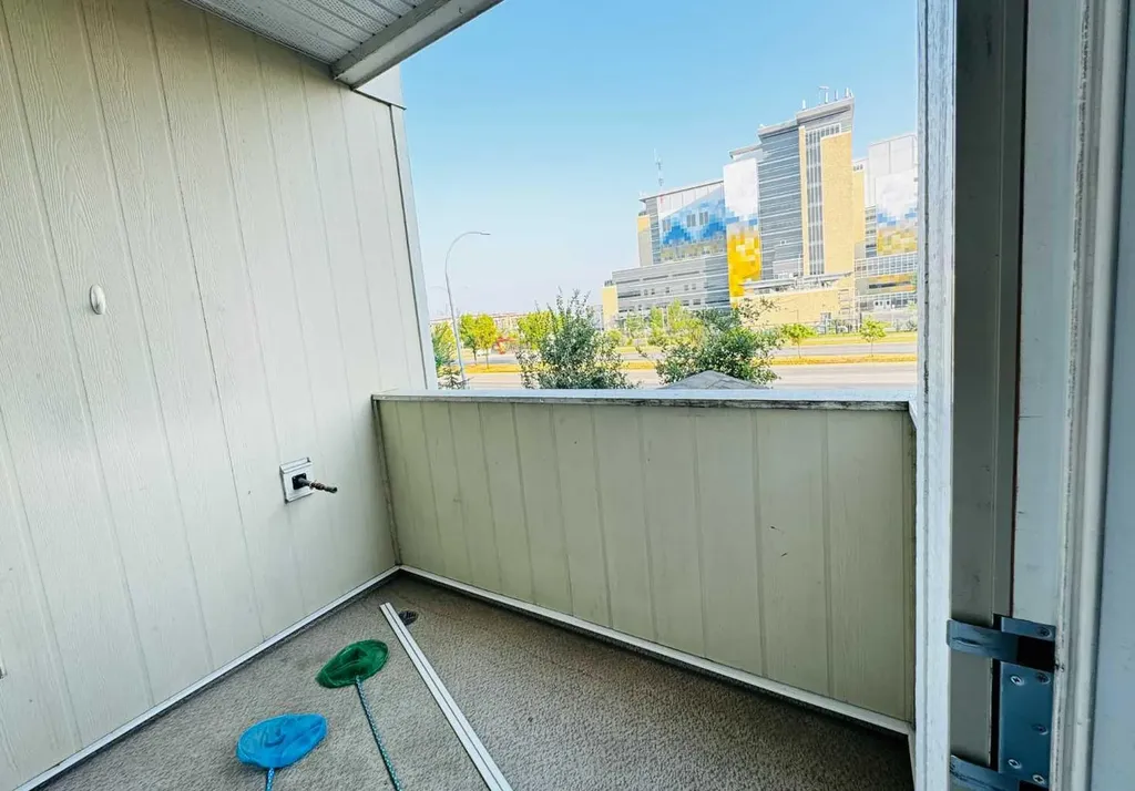 16 Auburn Bay Link SE Calgary AB T3M 1Z6