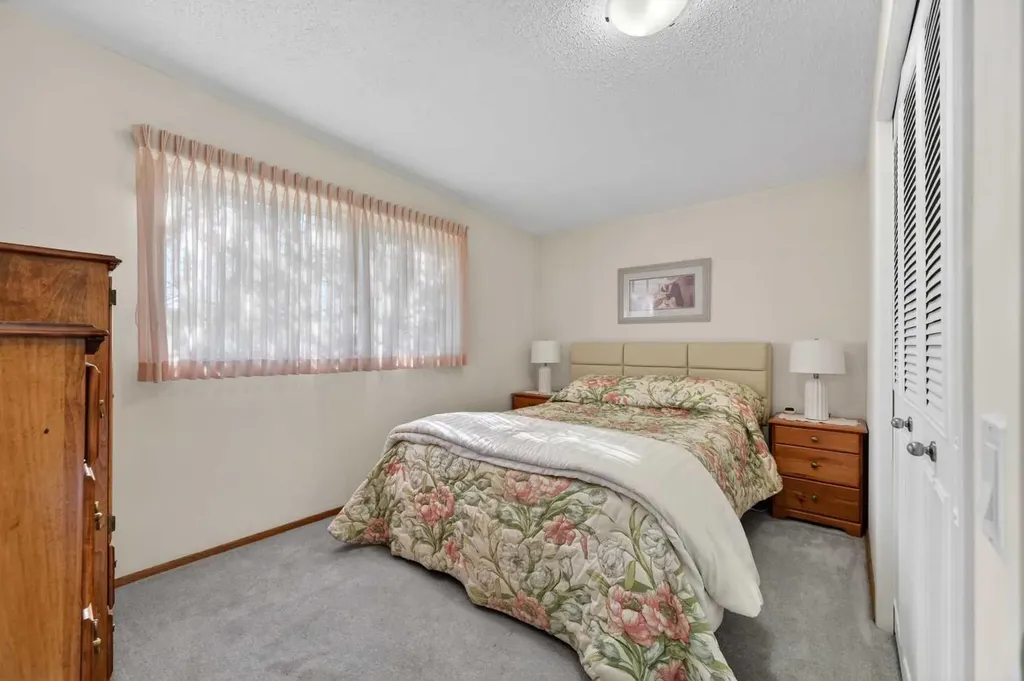 6451 70 Street NW Calgary AB T3B 3J5