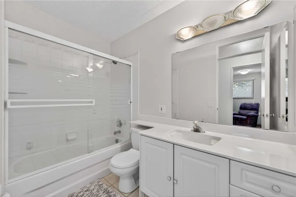 6451 70 Street NW Calgary AB T3B 3J5