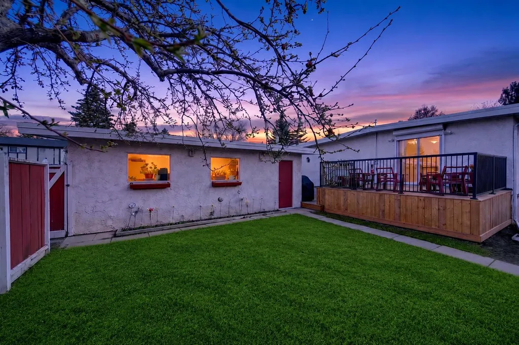 6451 70 Street NW Calgary AB T3B 3J5
