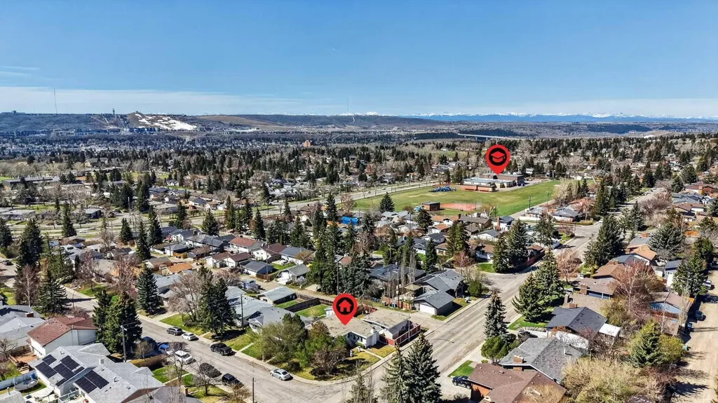 6451 70 Street NW Calgary AB T3B 3J5