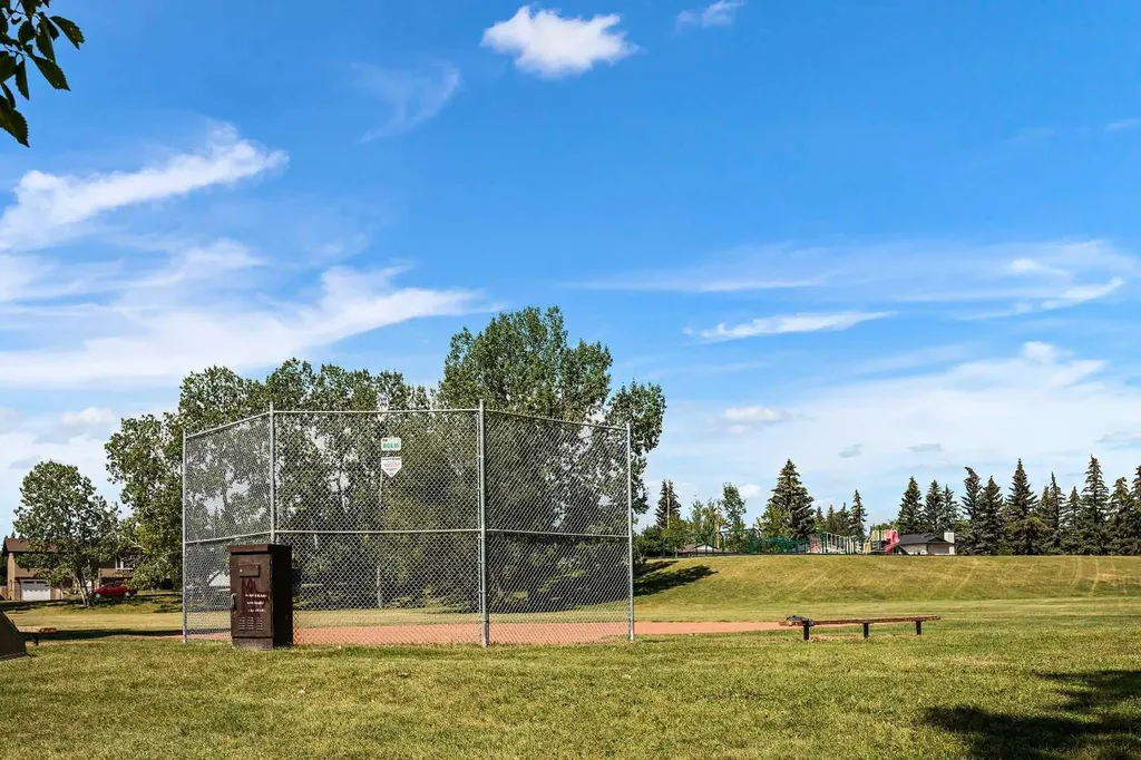 6451 70 Street NW Calgary AB T3B 3J5