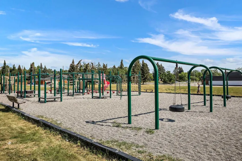 6451 70 Street NW Calgary AB T3B 3J5