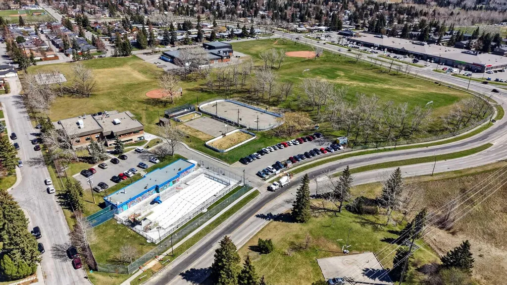 6451 70 Street NW Calgary AB T3B 3J5