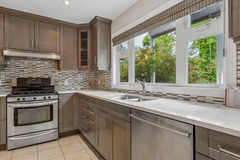 3217 Elbow Drive SW Calgary AB T2S 2J4