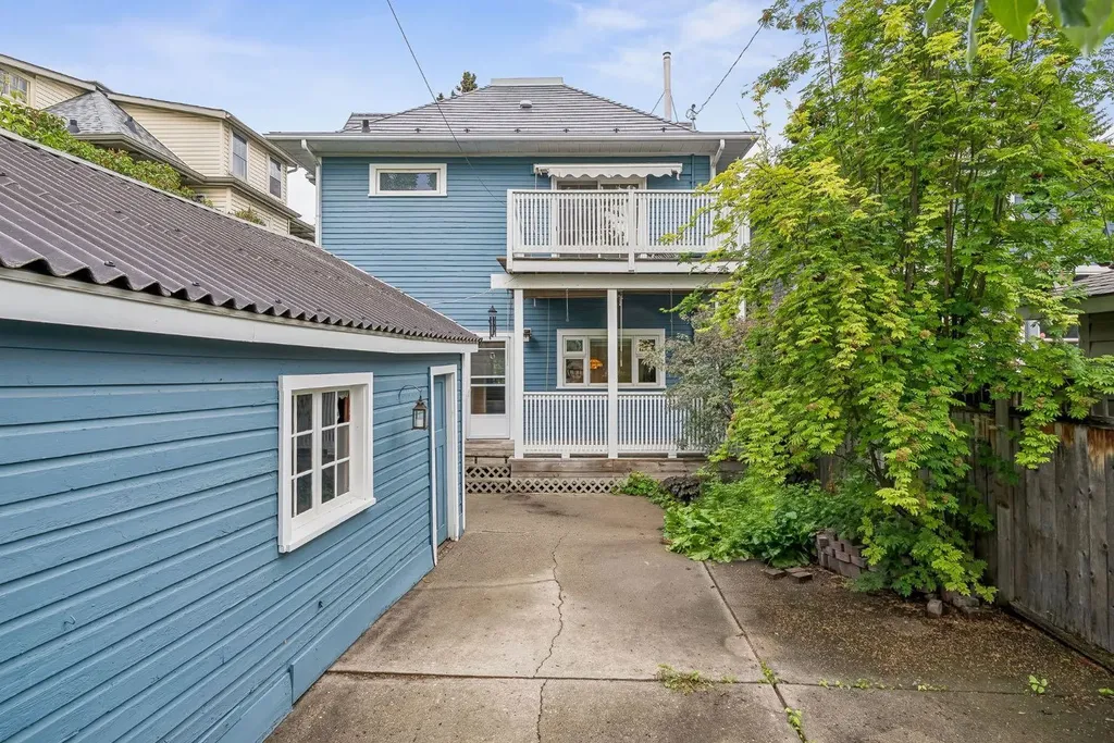 3217 Elbow Drive SW Calgary AB T2S 2J4