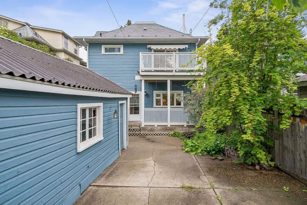 3217 Elbow Drive SW Calgary AB T2S 2J4