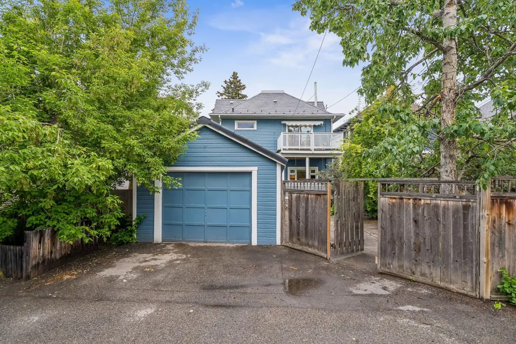 3217 Elbow Drive SW Calgary AB T2S 2J4