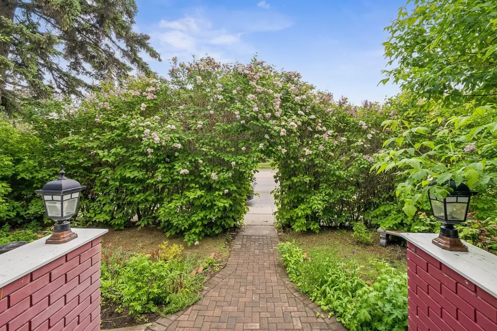 3217 Elbow Drive SW Calgary AB T2S 2J4