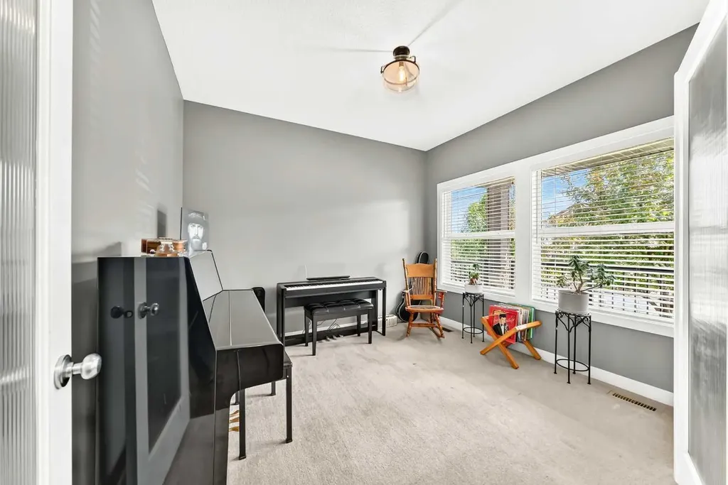 105 Westmount Green Okotoks AB T1S 2L3