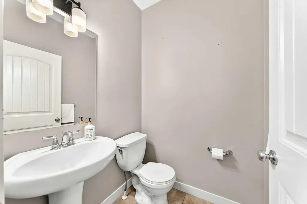105 Westmount Green Okotoks AB T1S 2L3