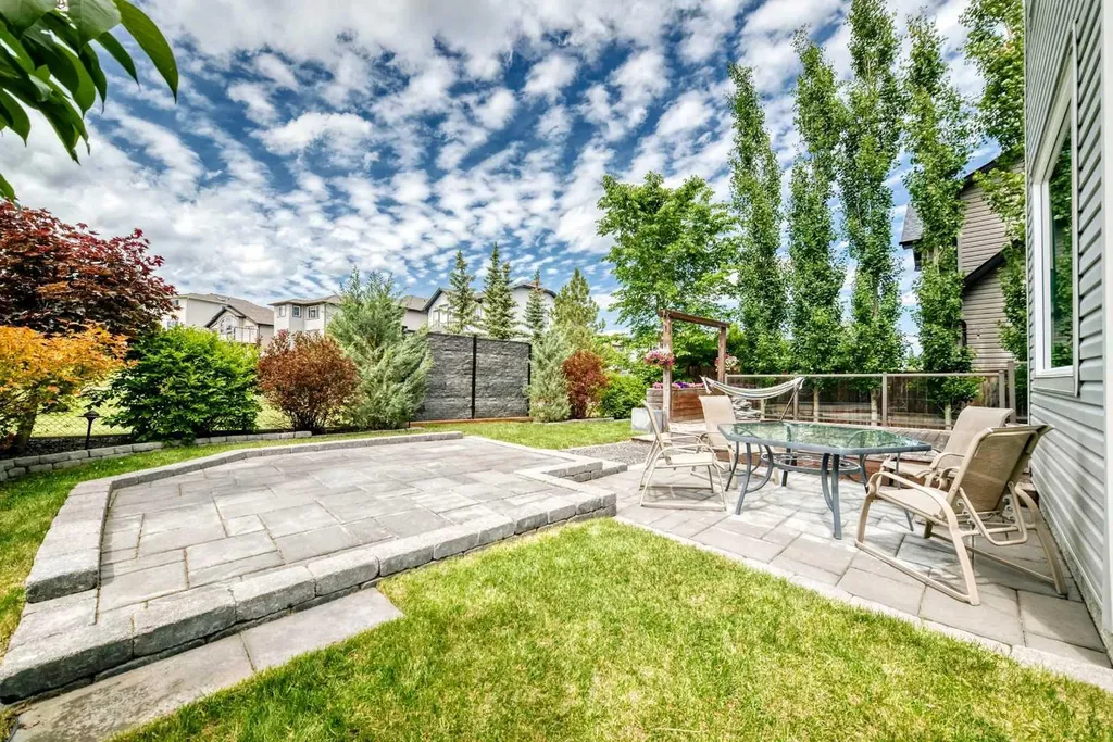 105 Westmount Green Okotoks AB T1S 2L3
