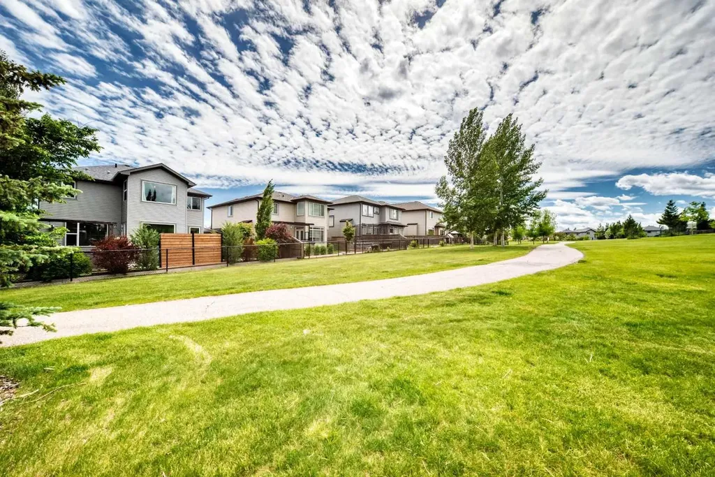 105 Westmount Green Okotoks AB T1S 2L3