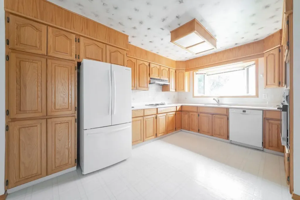 70 Hill Drive Fort Mcmurray AB T9H 2A2
