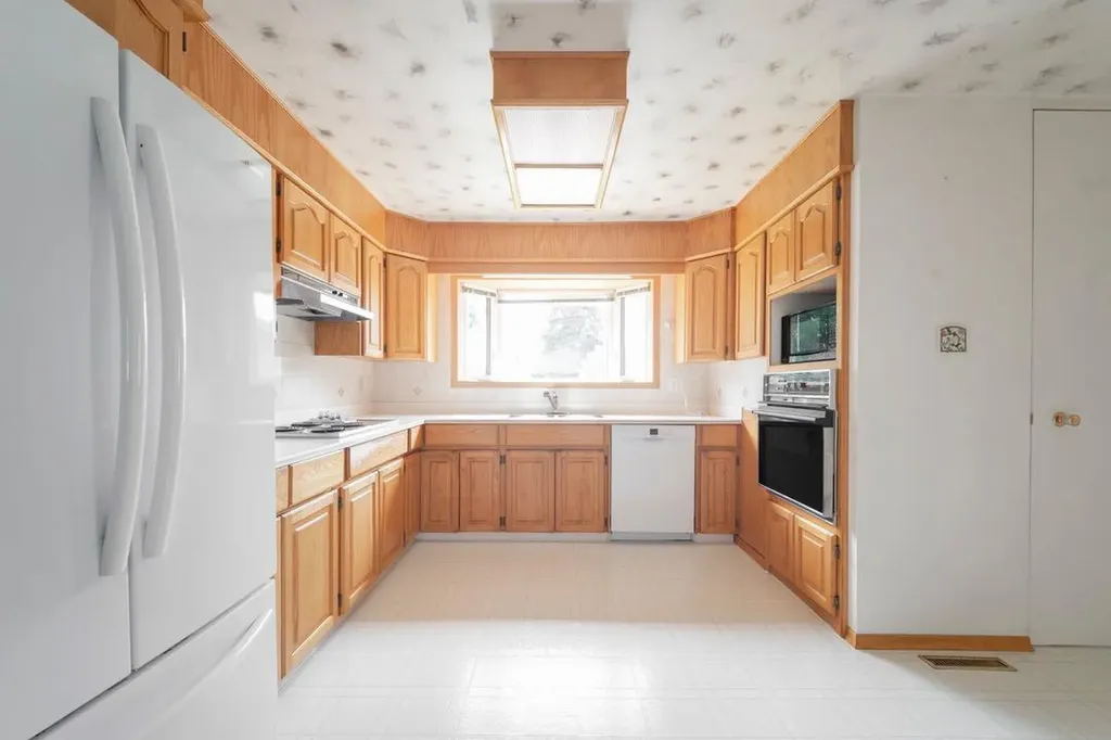 70 Hill Drive Fort Mcmurray AB T9H 2A2