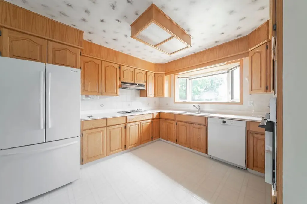 70 Hill Drive Fort Mcmurray AB T9H 2A2