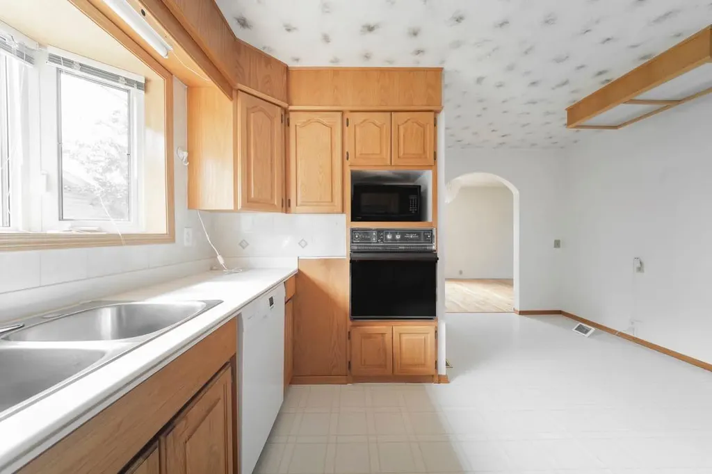 70 Hill Drive Fort Mcmurray AB T9H 2A2