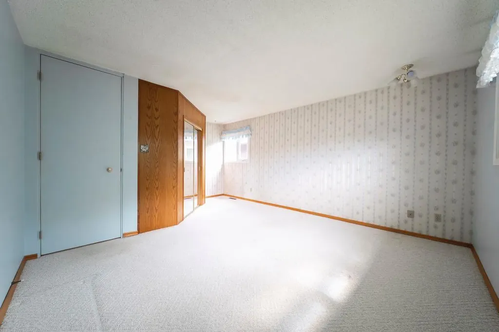 70 Hill Drive Fort Mcmurray AB T9H 2A2