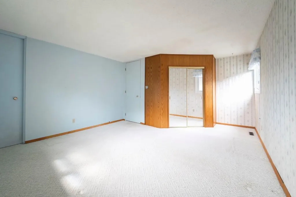 70 Hill Drive Fort Mcmurray AB T9H 2A2